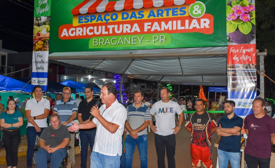 Primeira feira espaço das artes e agricultura familiar